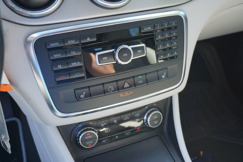 Used 2014 Mercedes-Benz CLA 250 image 12