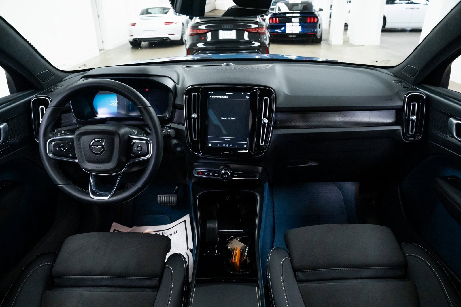 Used 2023 Volvo C40 P8 Recharge Plus w/ Climate Package image 9