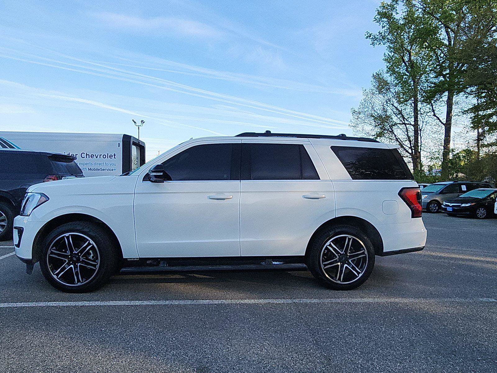 Used 2021 Ford Expedition Limited image 2