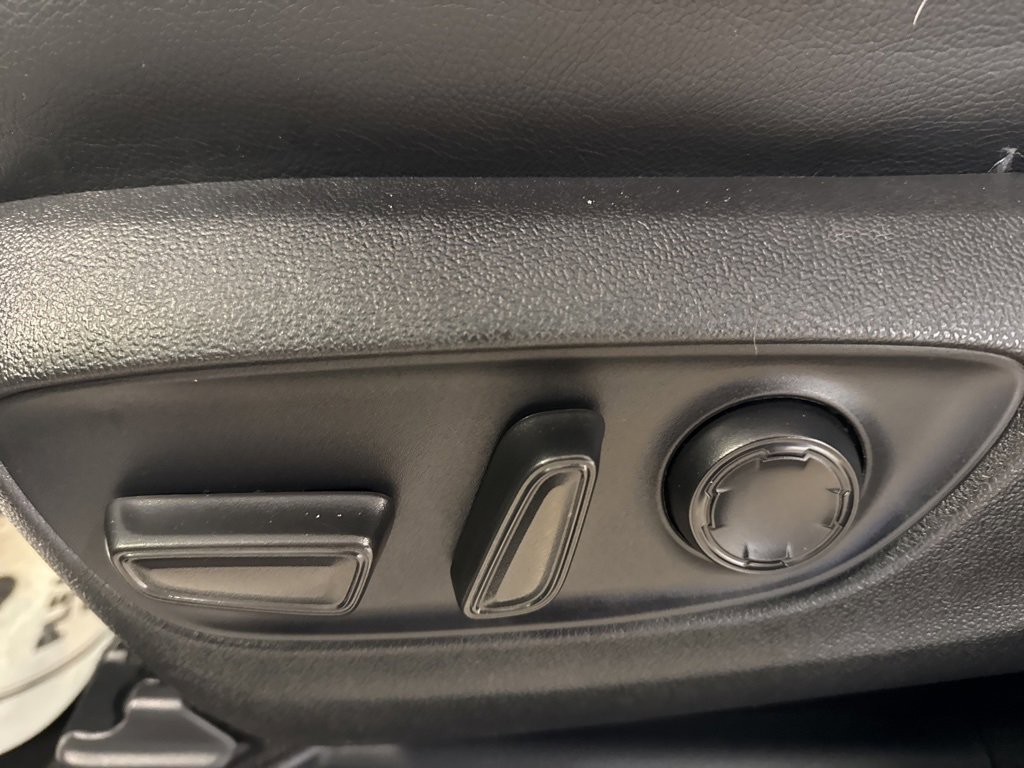 Used 2024 Toyota Sienna XSE image 22