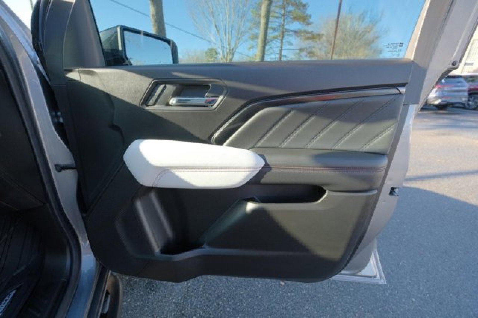 Used 2023 GMC Canyon AT4X image 18