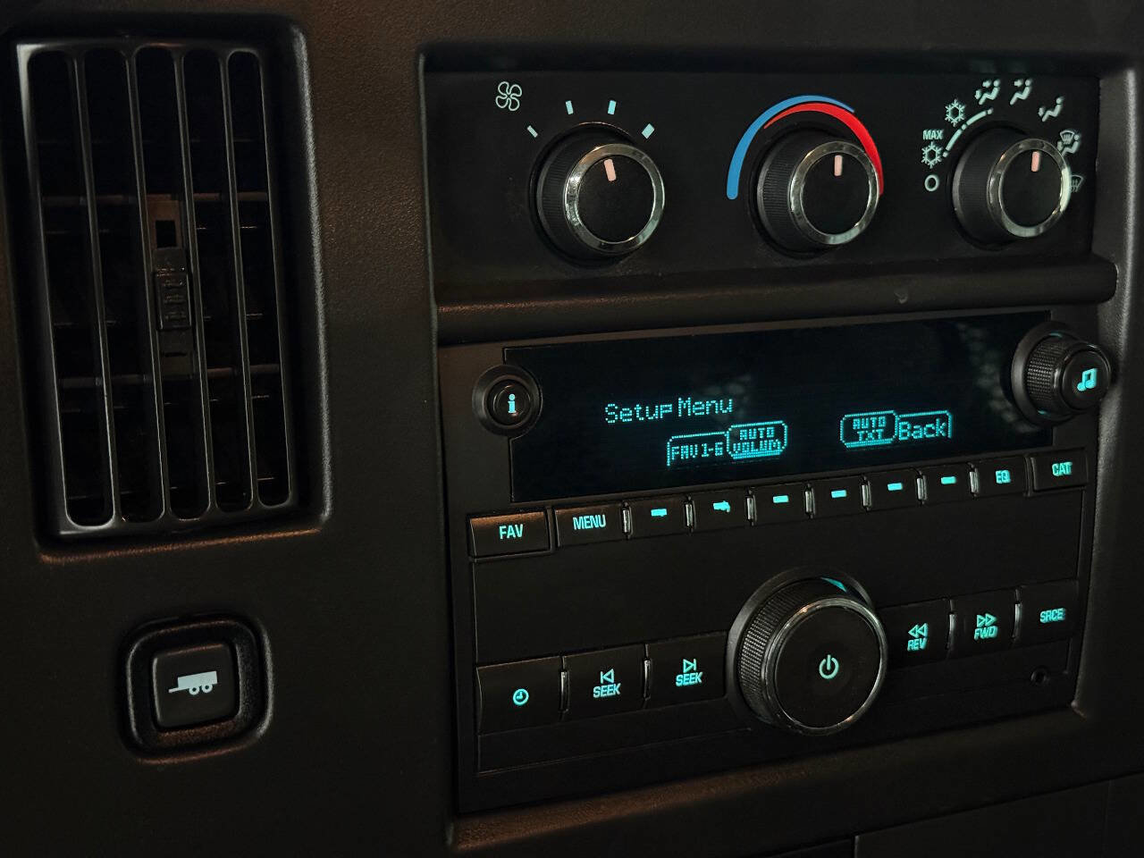Used 2017 Chevrolet Express 2500 Extended image 49