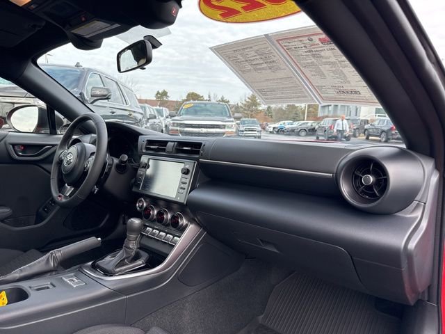 Used 2022 Toyota GR86 w/ ALL Weather Mat Package (TMS) image 22