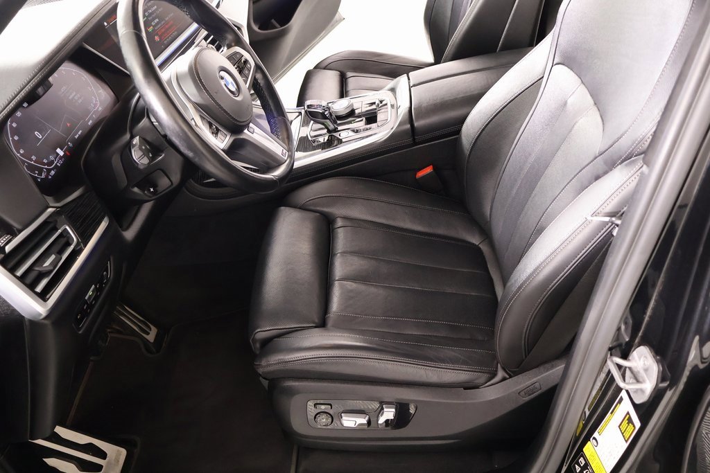 Used 2022 BMW X7 xDrive40i w/ M Sport Package image 13