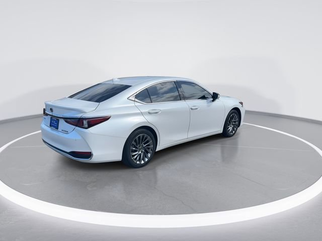 Used 2024 Lexus ES 300h Ultra Luxury w/ Accessory Package (Z2) image 7