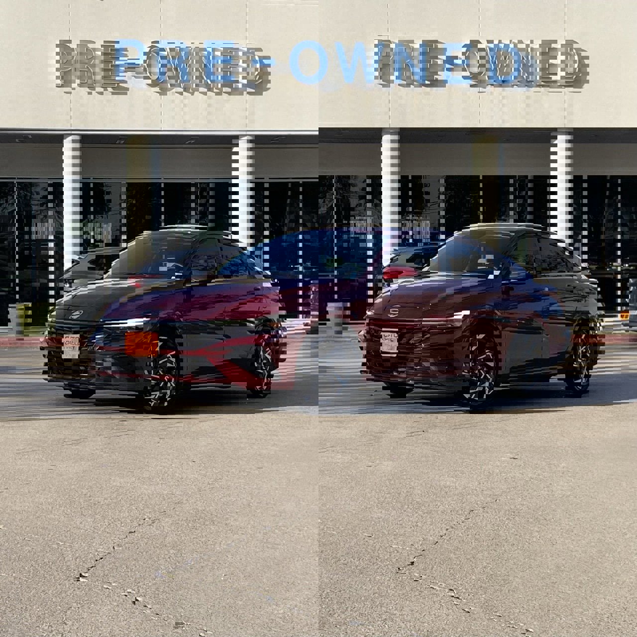 Used 2025 Hyundai Elantra Limited image 1