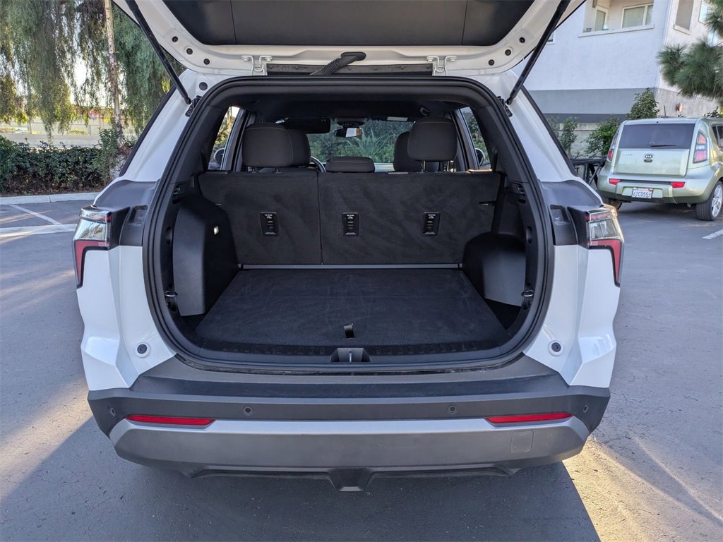 Used 2025 Chevrolet Equinox LT image 31