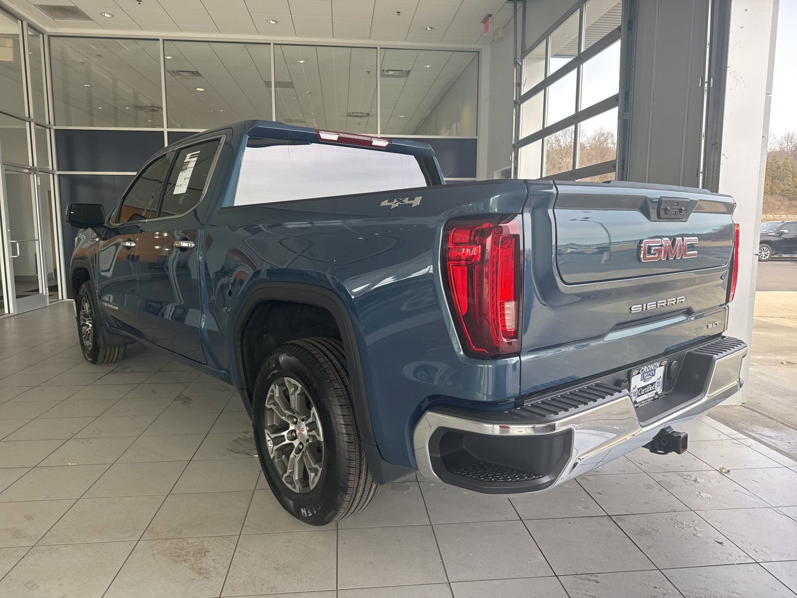 Used 2024 GMC Sierra 1500 SLT image 12