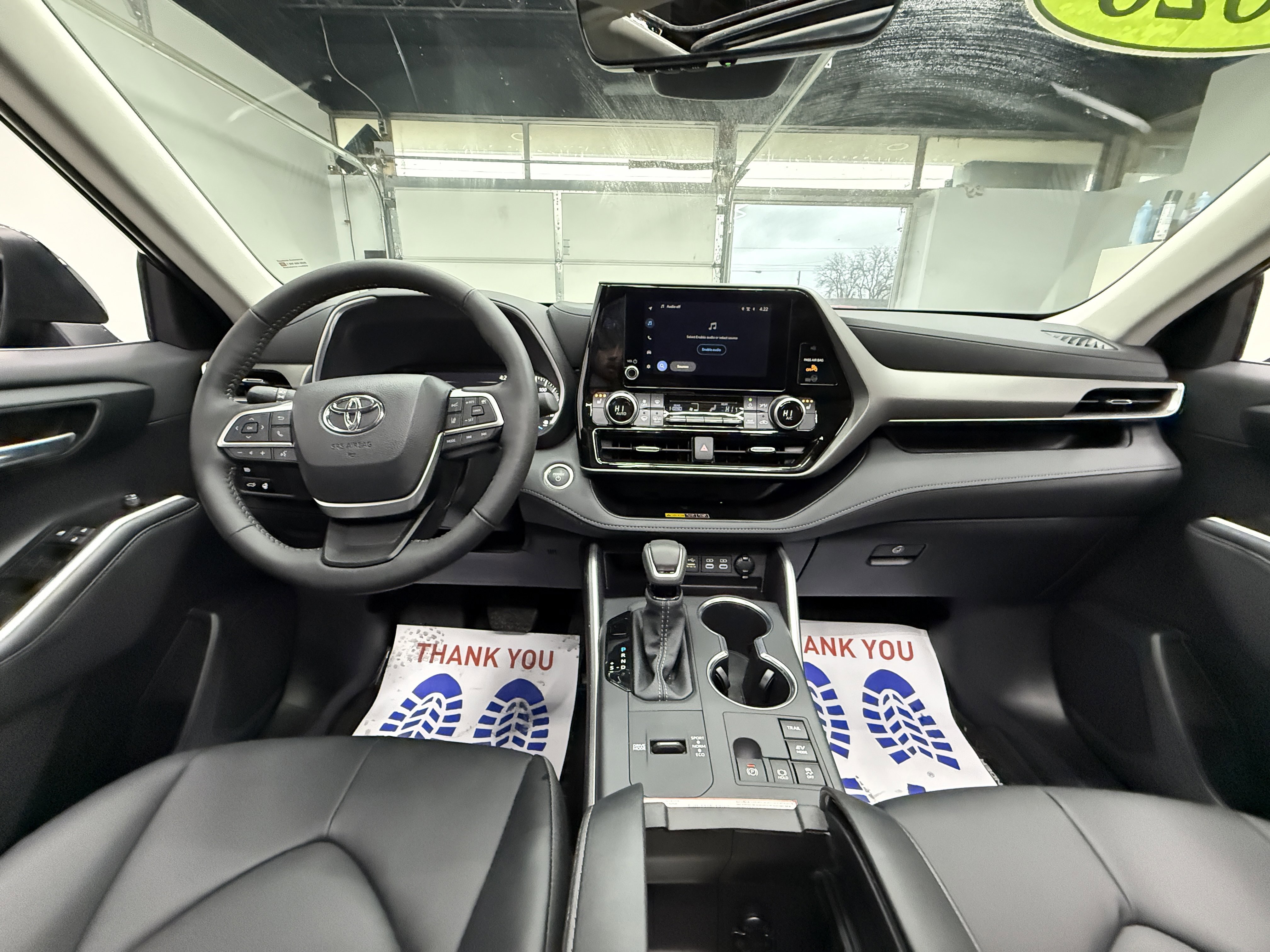 Used 2026 Toyota Highlander XLE image 14