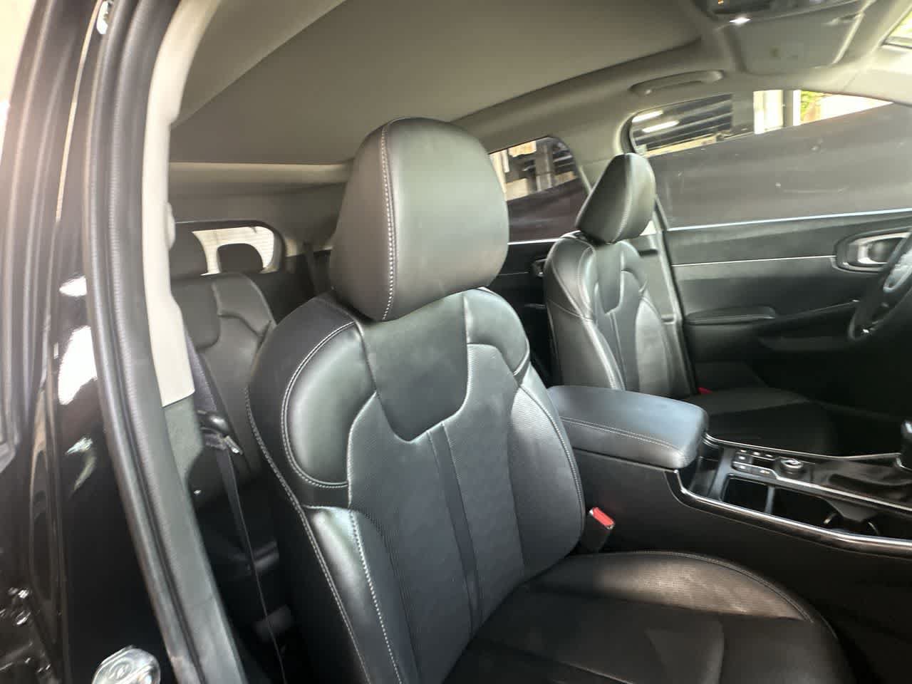 Used 2024 Kia Sorento EX w/ Panoramic Sunroof Package FWD image 27