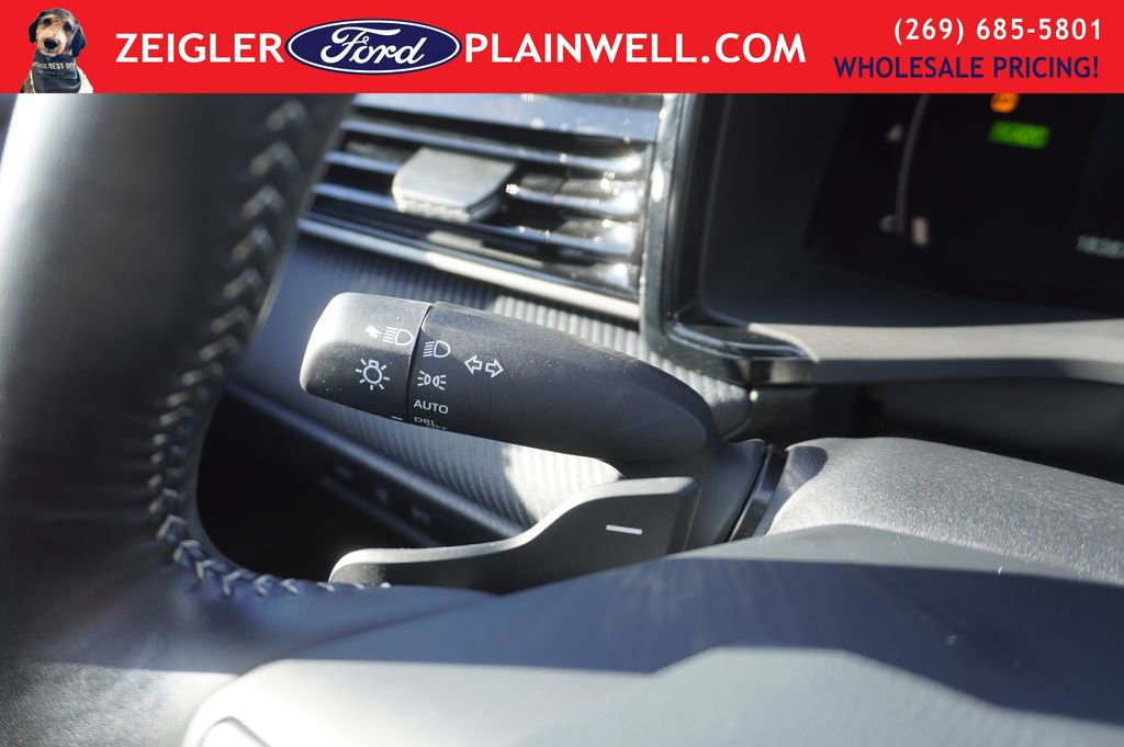 Used 2025 Toyota Camry SE image 22