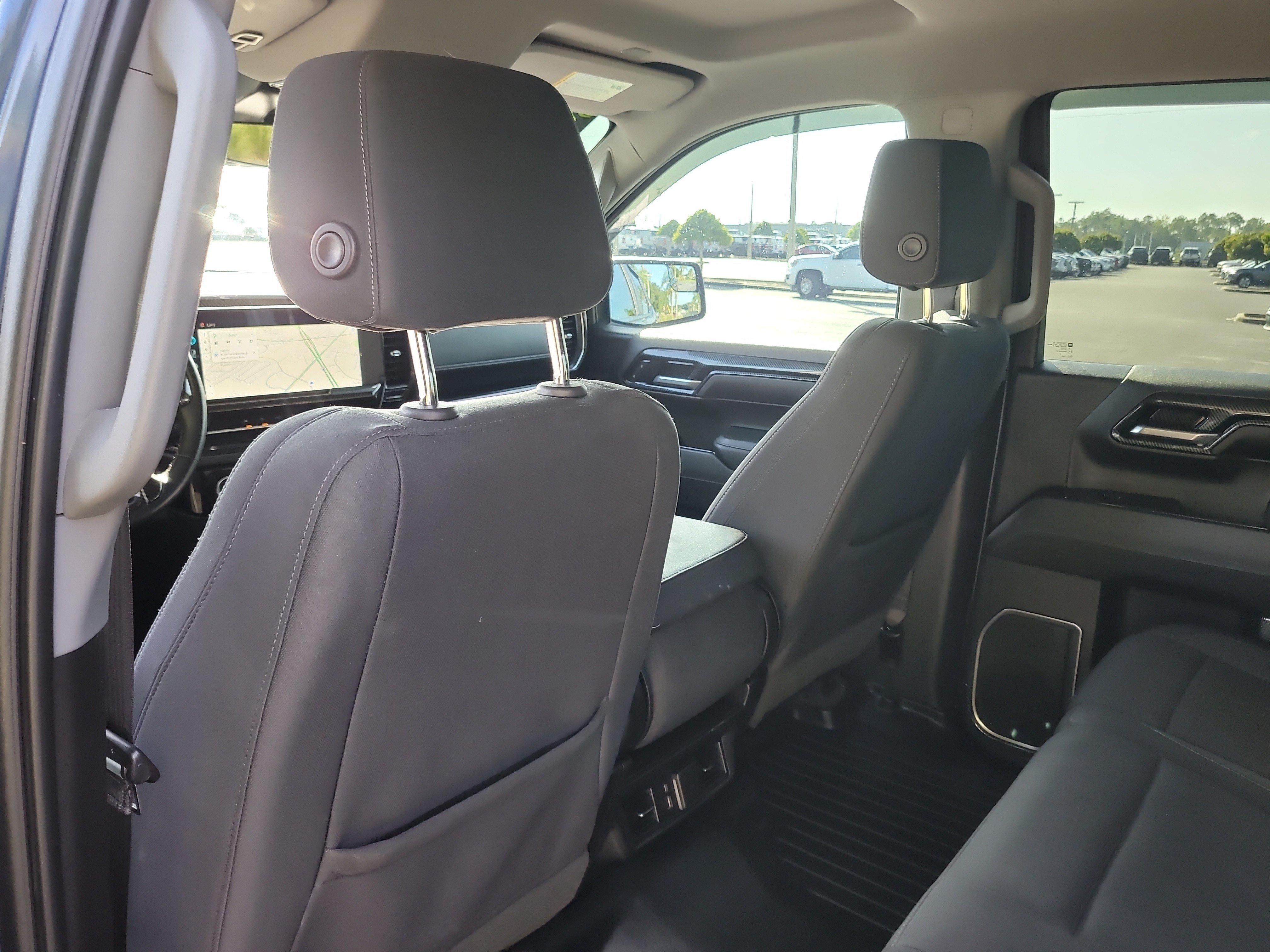 Used 2023 Chevrolet Silverado 1500 LT AWD/4WD image 12