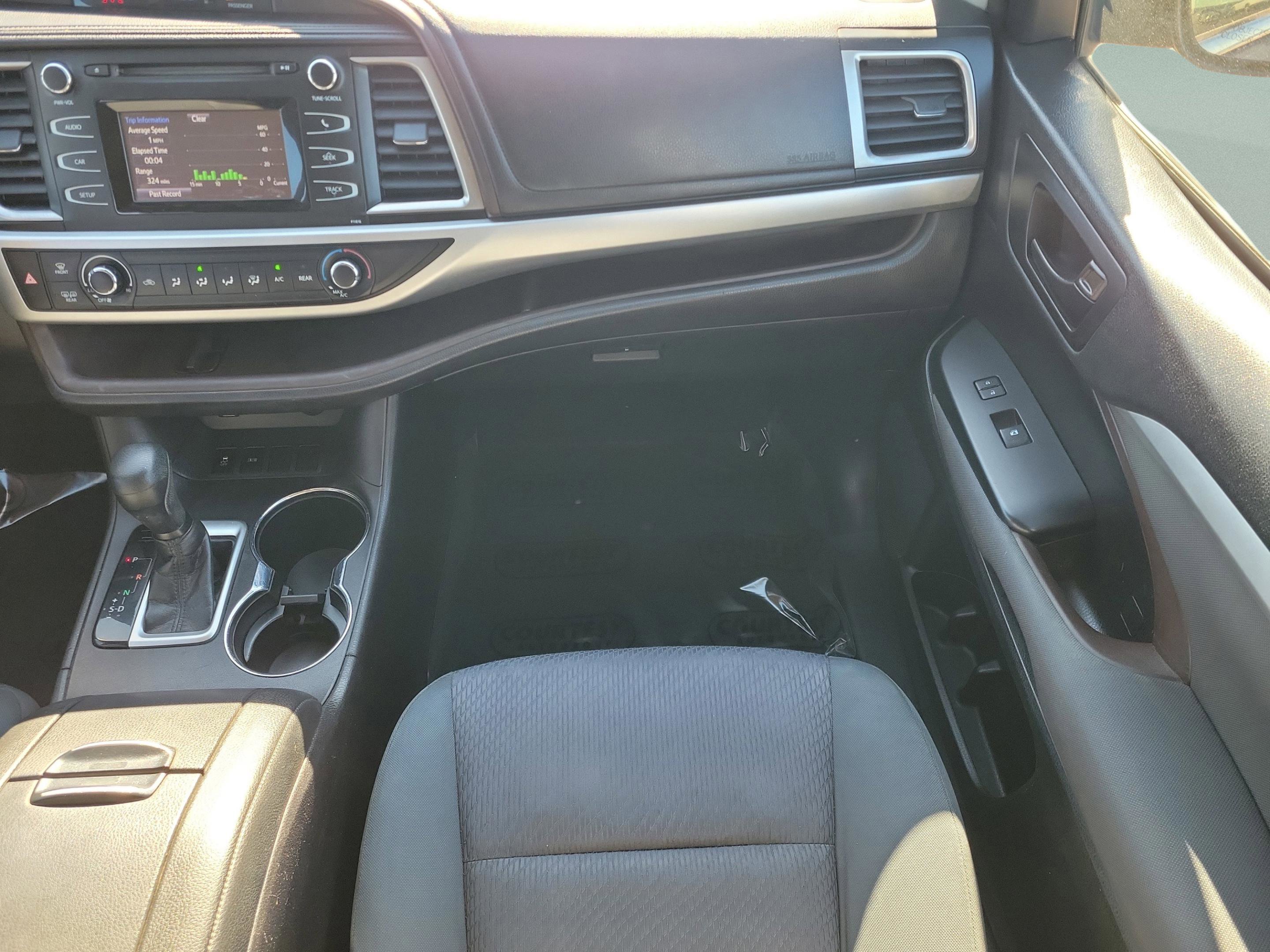 Used 2019 Toyota Highlander LE image 13