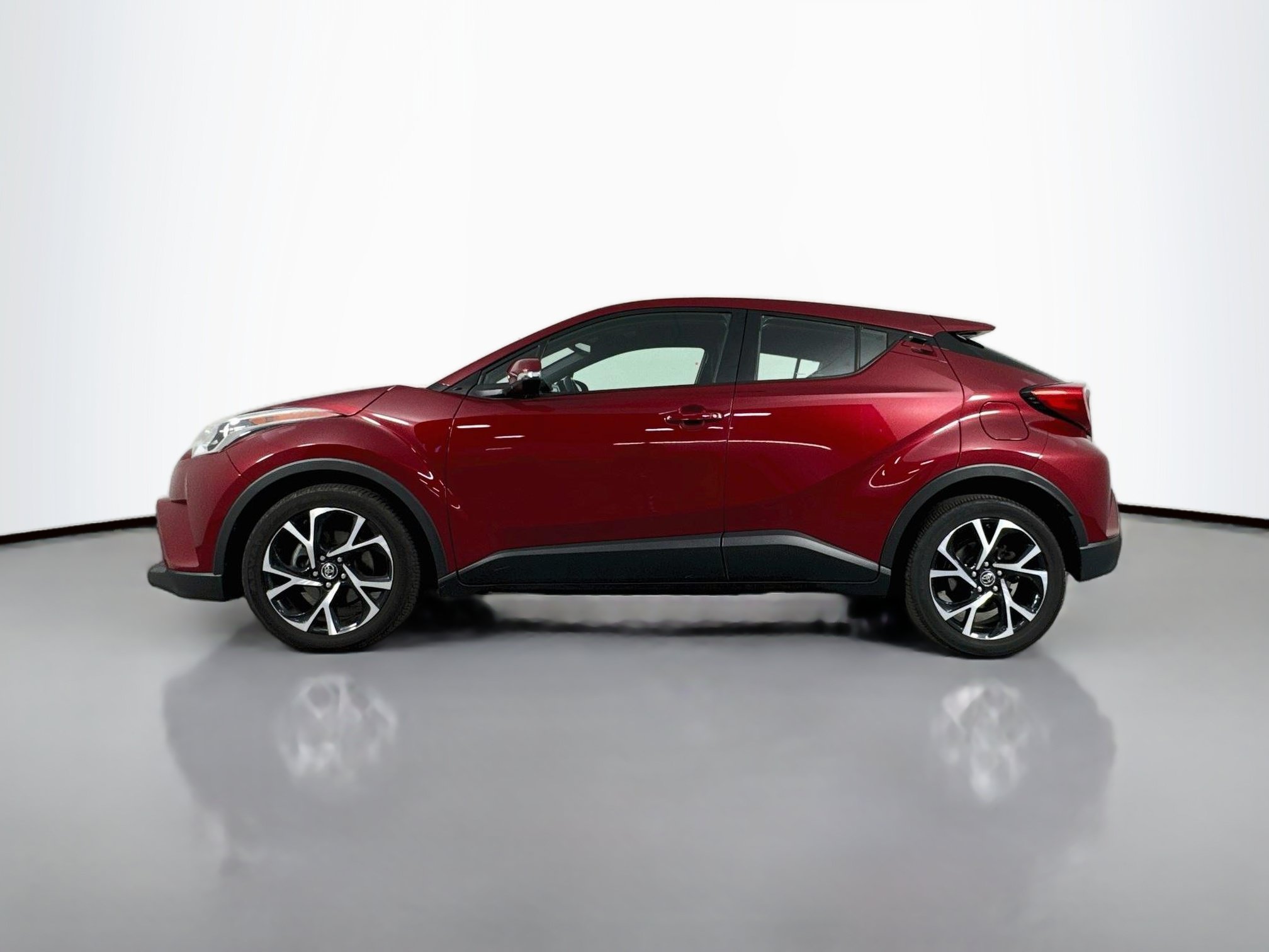 Certified 2018 Toyota C-HR XLE FWD image 4