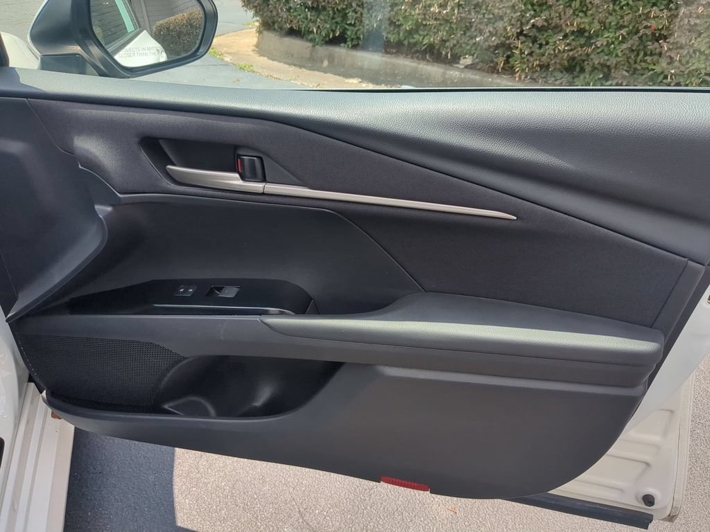 Used 2025 Toyota Camry LE FWD image 33