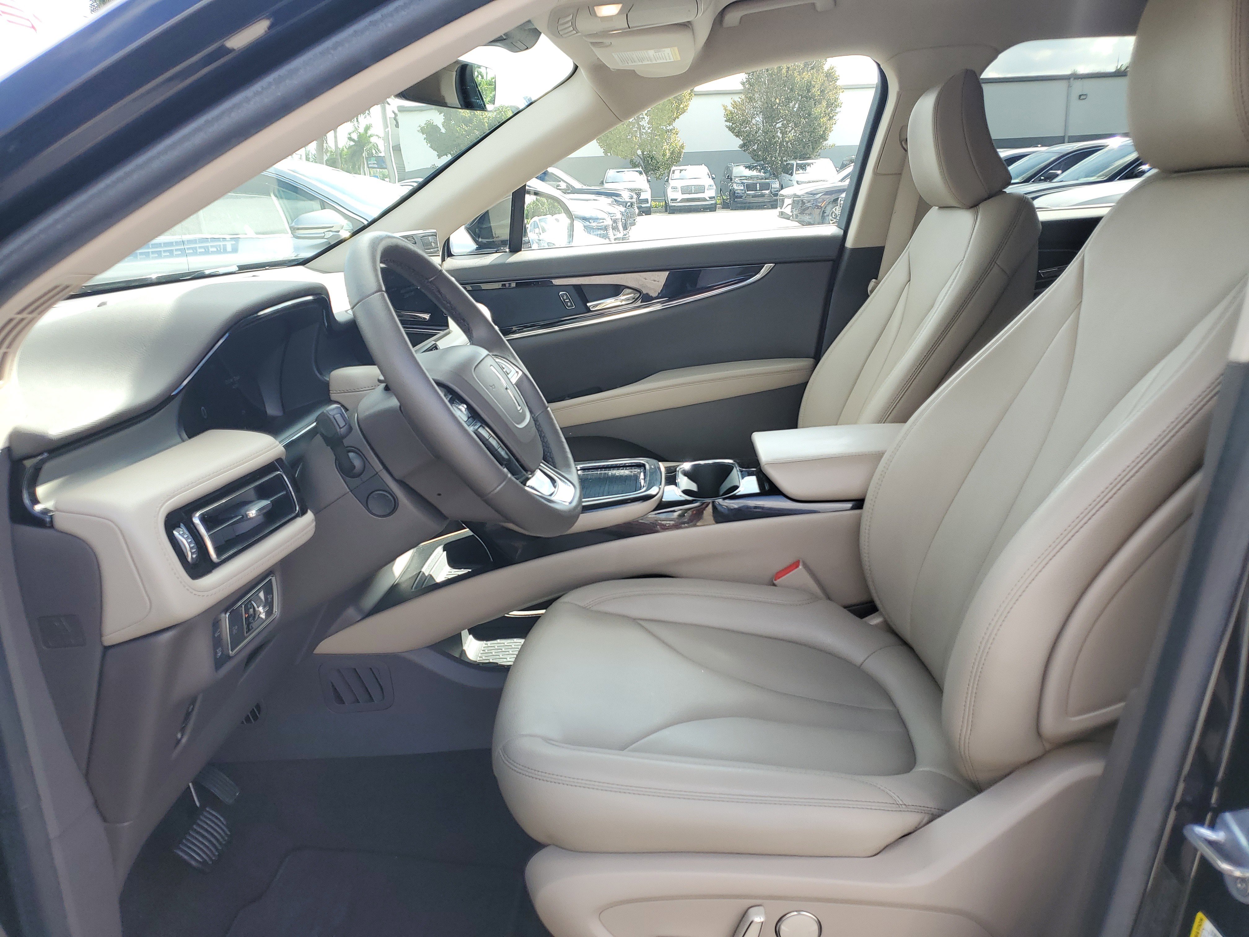 Certified 2022 Lincoln Nautilus FWD w/ Premium Package image 13