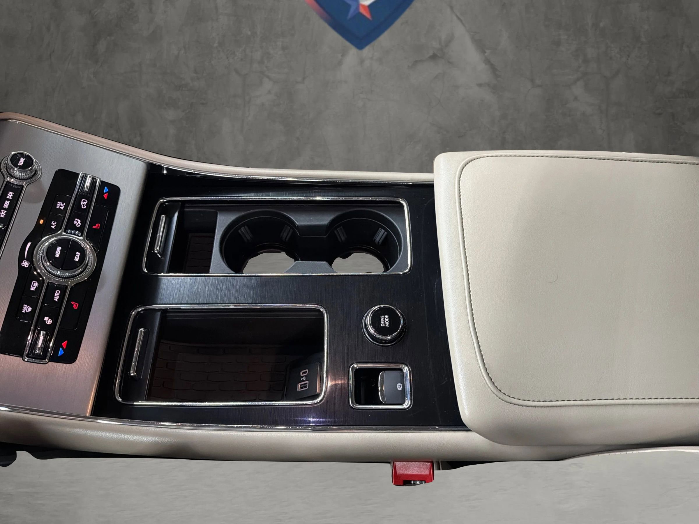 Used 2021 Lincoln Aviator AWD w/ Elements Package image 38