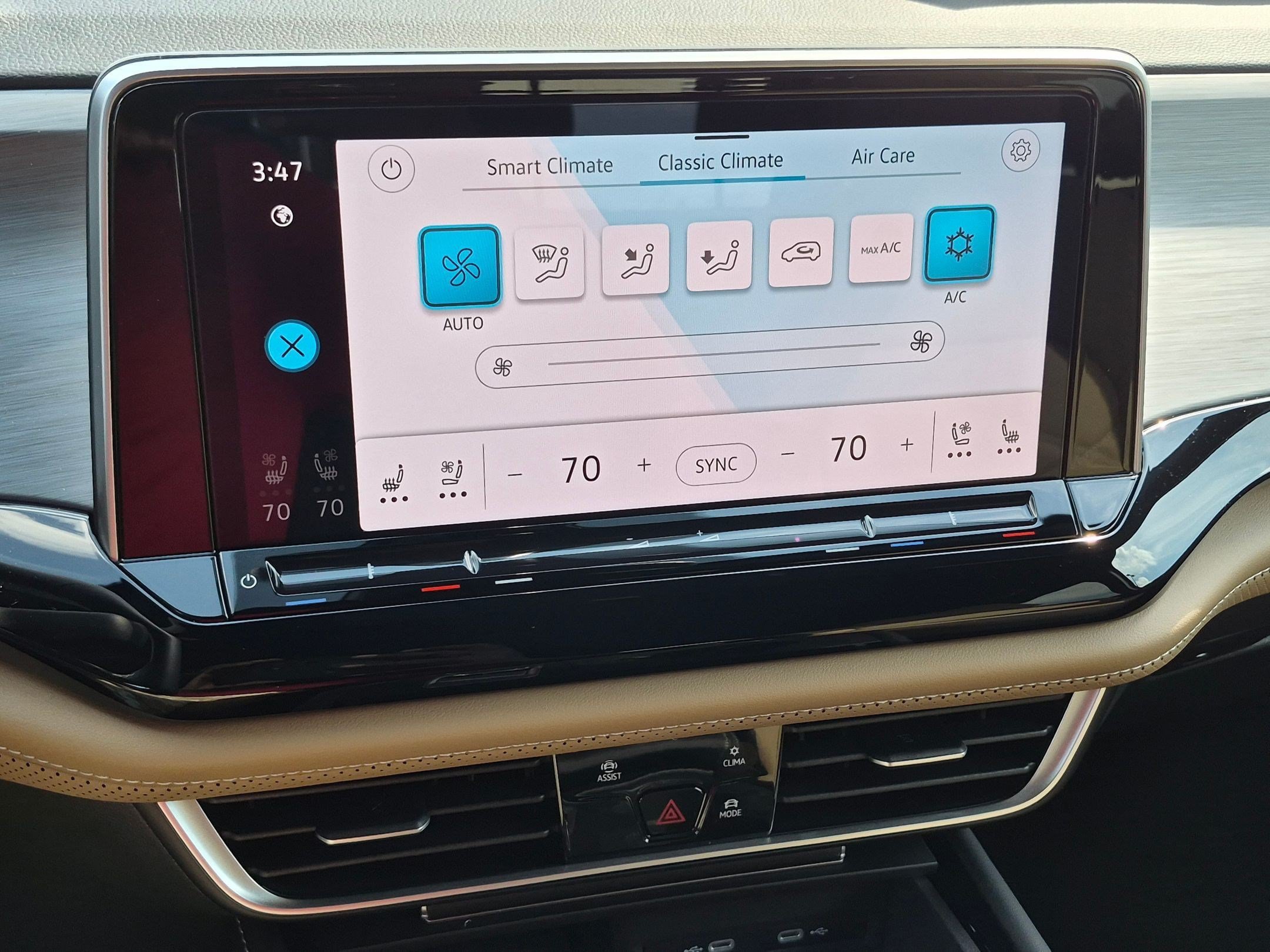 New 2026 Volkswagen Atlas Cross Sport SE FWD image 23