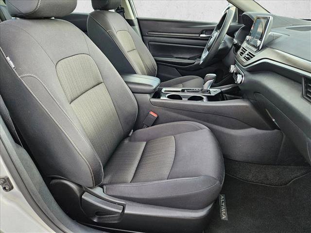 Used 2024 Nissan Altima 2.5 SV FWD image 19
