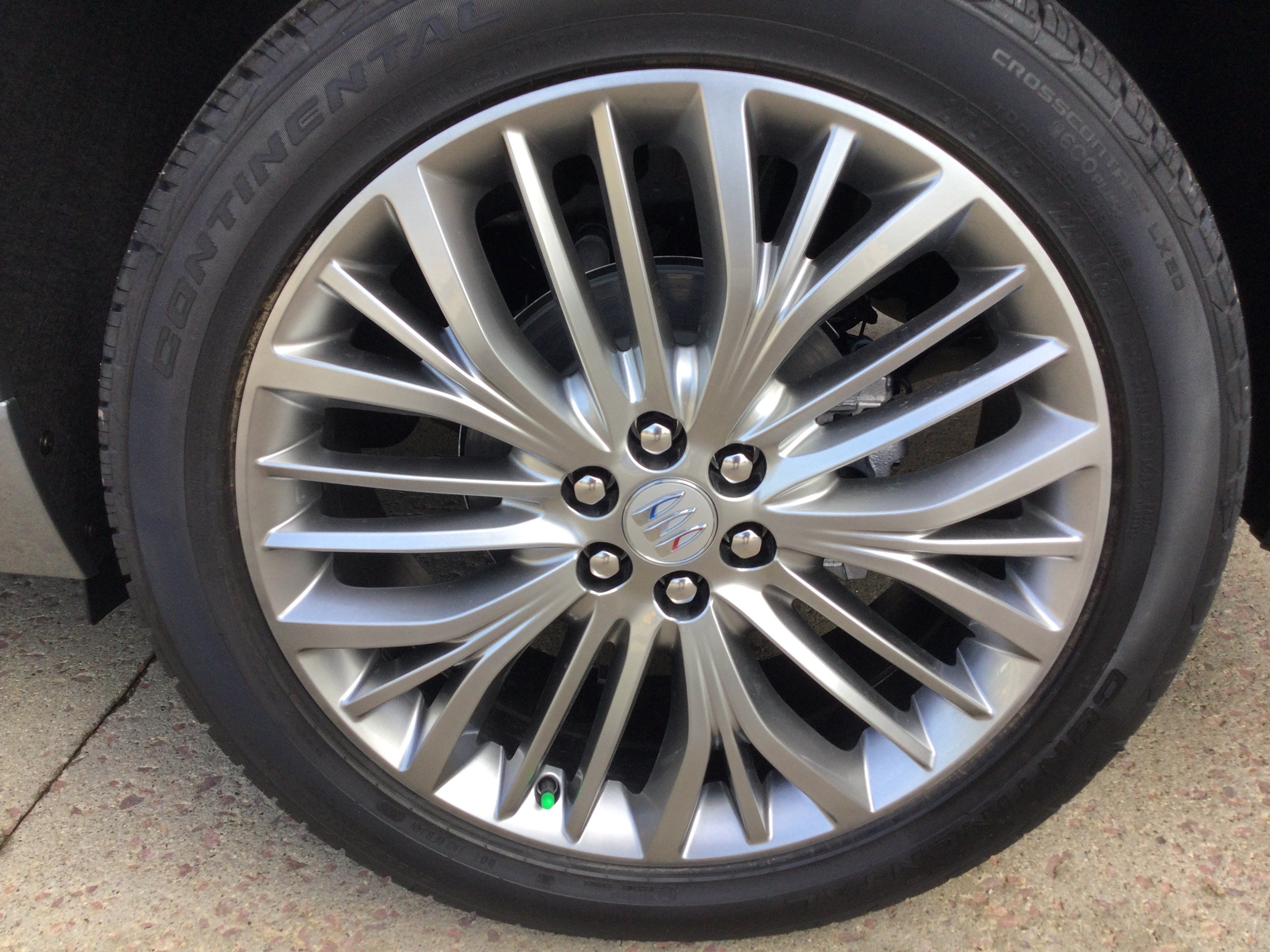 New 2027 Buick Enclave Avenir w/ LPO, Floor Liner Package AWD/4WD image 5