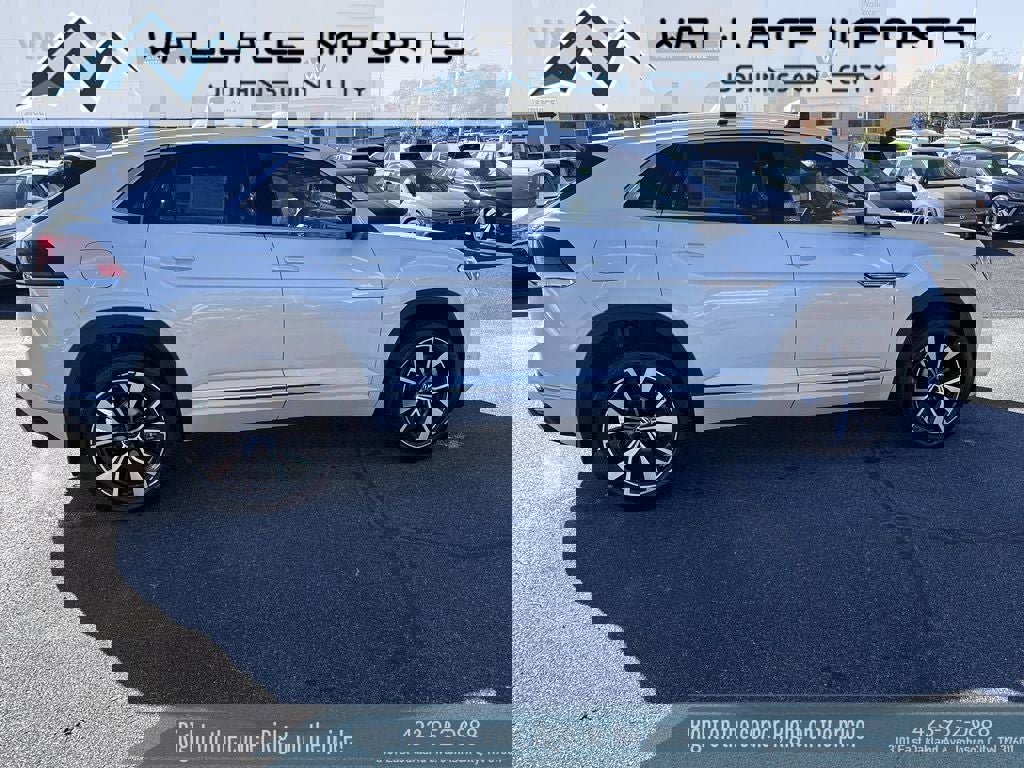 New 2026 Volkswagen Atlas Cross Sport SEL Premium R-Line image 4