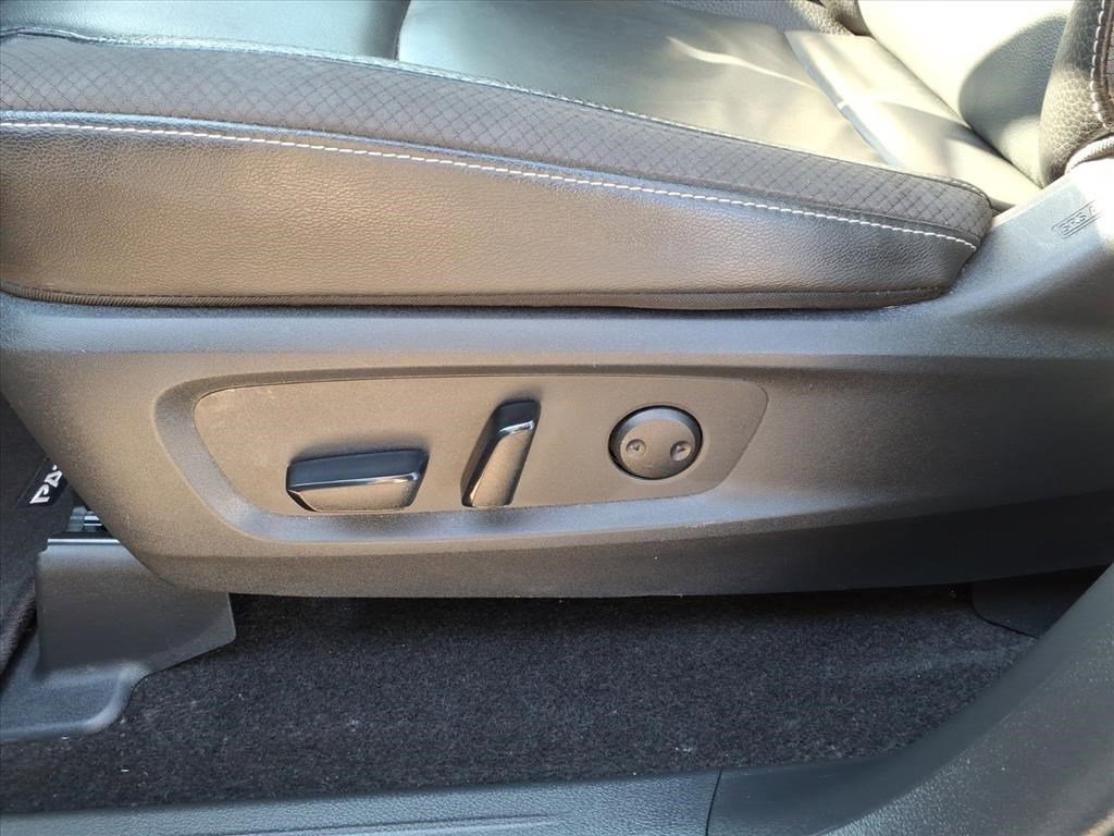 Used 2024 Nissan Pathfinder SL w/ Cargo Package image 15