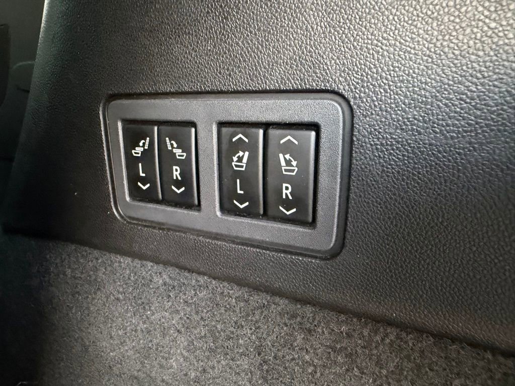 Used 2023 Cadillac XT6 Premium Luxury image 37