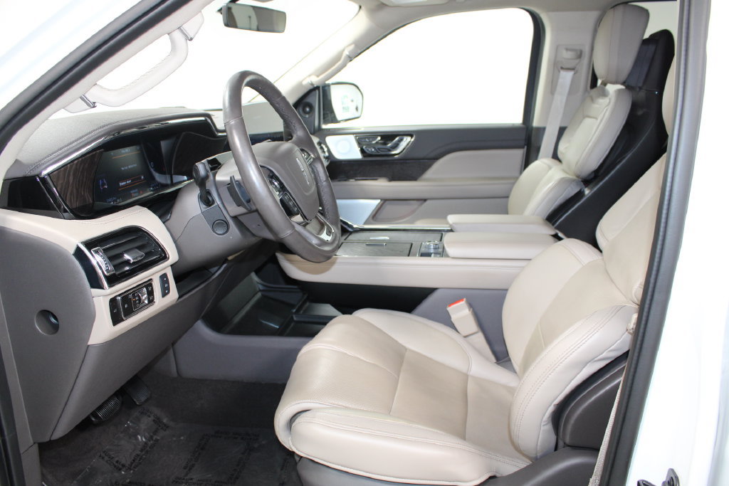 Used 2023 Lincoln Navigator Reserve AWD/4WD image 24