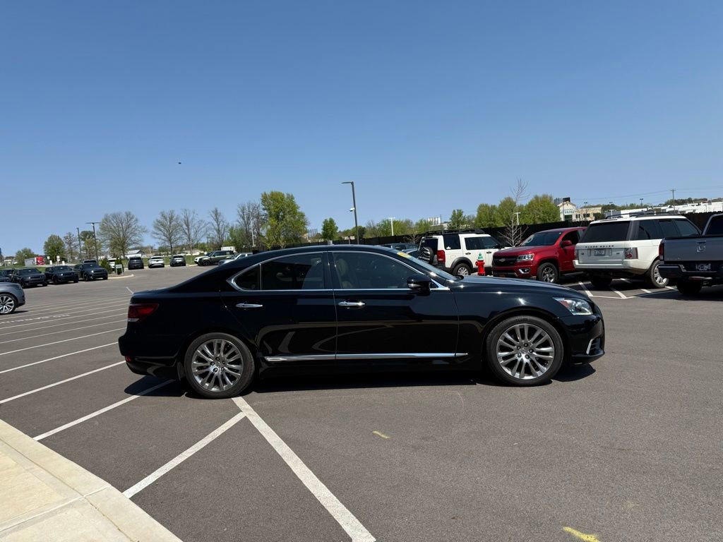 Used 2016 Lexus LS 460 w/ Comfort Package image 5