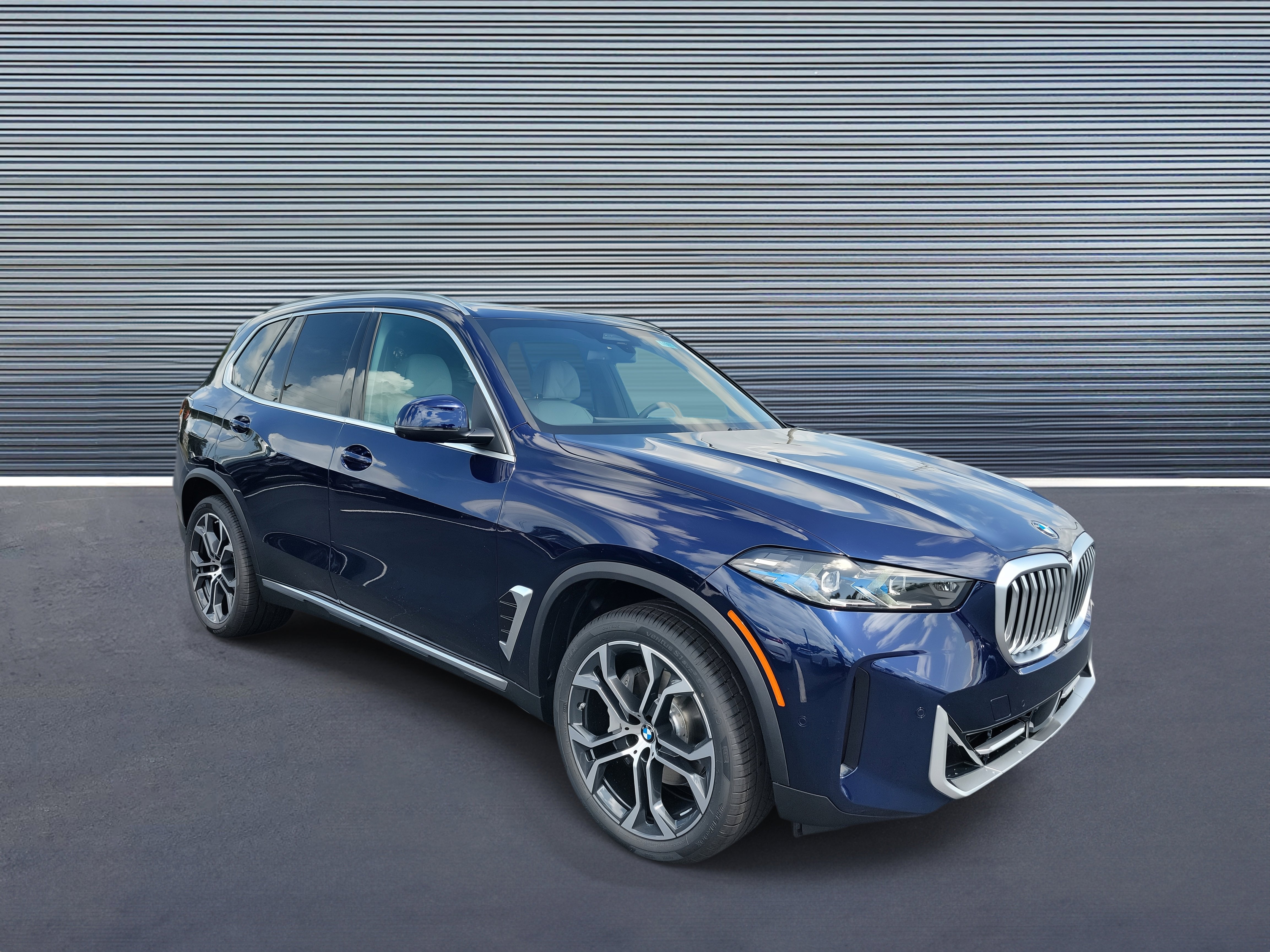 New 2026 BMW X5 sDrive40i w/ Climate Comfort Package image 2