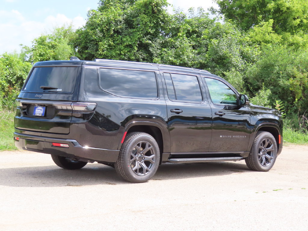 New 2026 Jeep Grand Wagoneer L Limited w/ Convenience Group I AWD/4WD image 3
