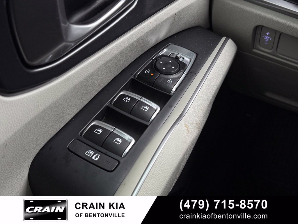 Certified 2025 Kia Sorento S w/ Panoramic Sunroof Package FWD image 10