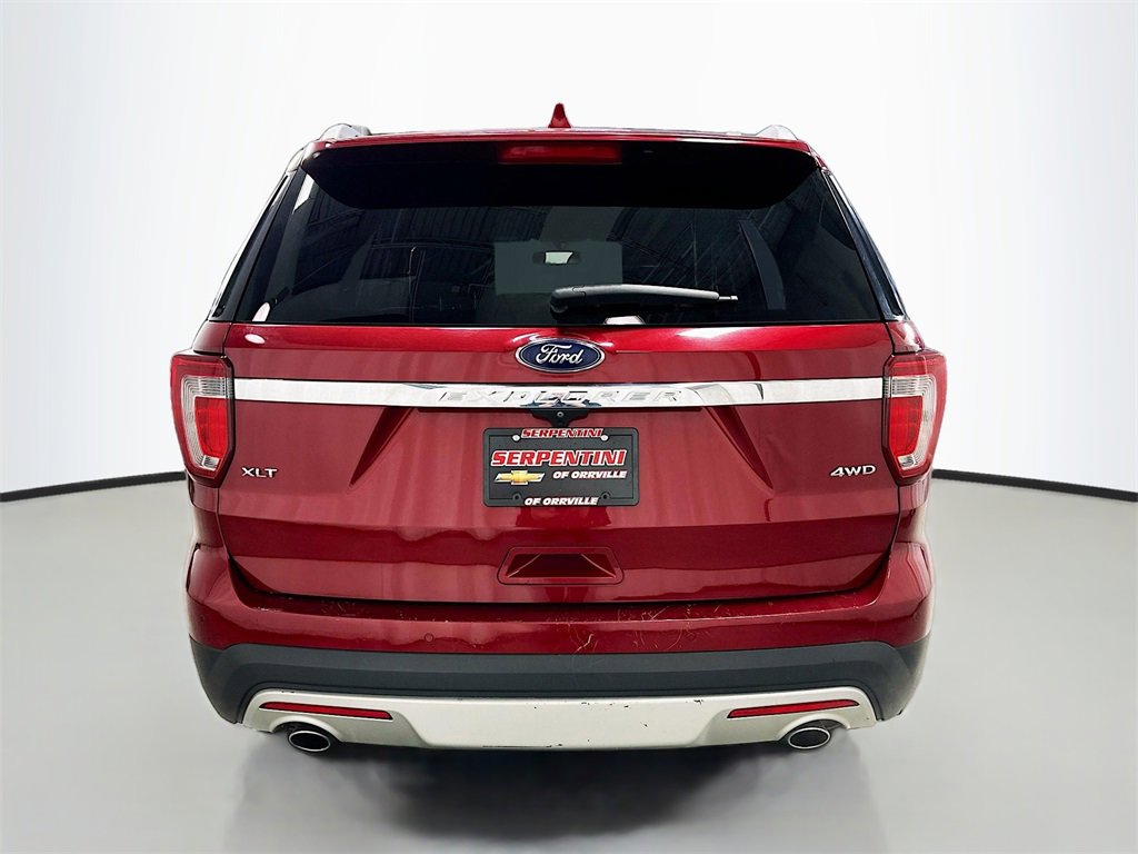 Used 2017 Ford Explorer XLT w/ Equipment Group 202A image 7
