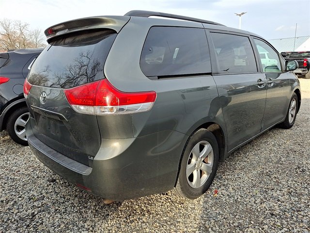 Used 2014 Toyota Sienna LE image 5