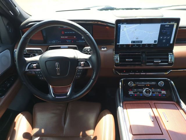 Used 2024 Lincoln Navigator Reserve image 32