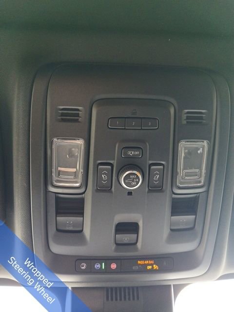 Used 2023 Chevrolet Suburban Z71 w/ Luxury Package image 28