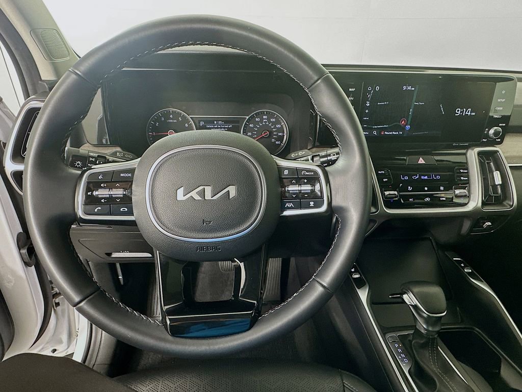 Used 2023 Kia Sorento EX w/ Panoramic Sunroof Package FWD image 11