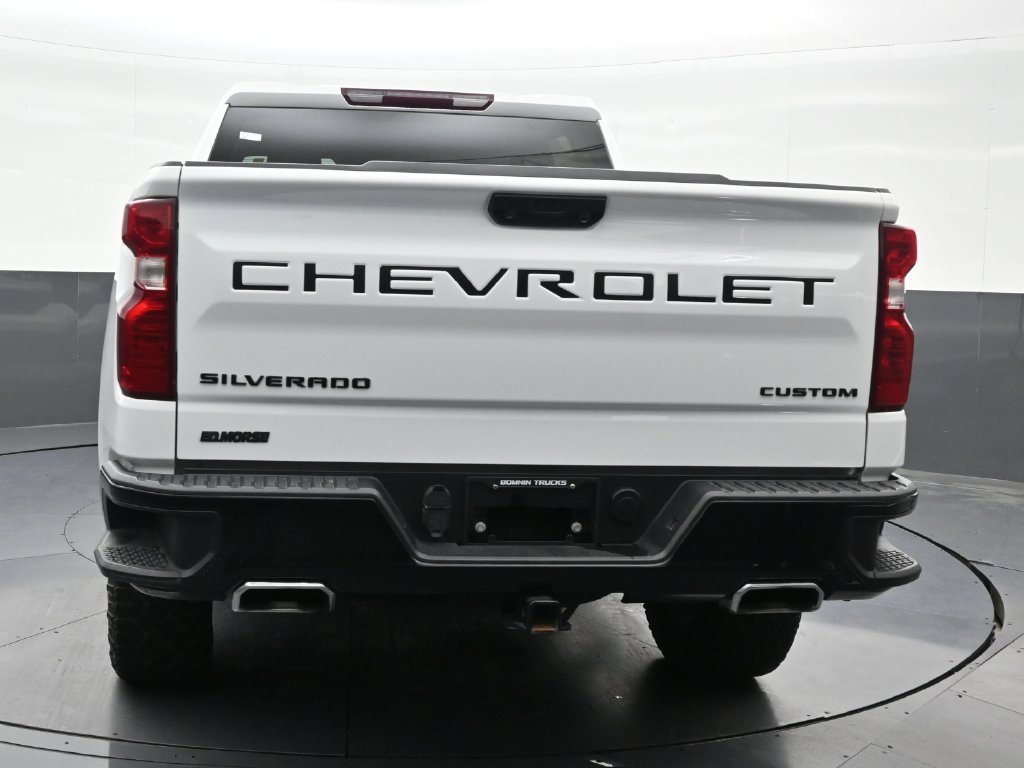 Used 2023 Chevrolet Silverado 1500 Custom Trail Boss w/ LPO, Dark Essentials Package AWD/4WD image 4