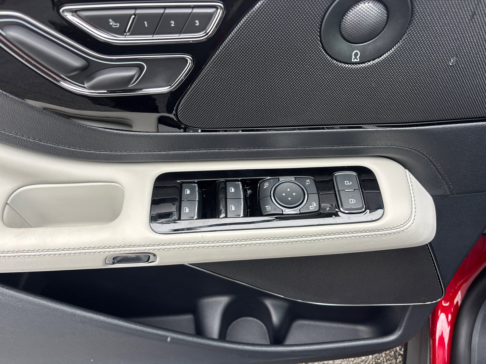 New 2026 Lincoln Aviator Reserve AWD/4WD image 13