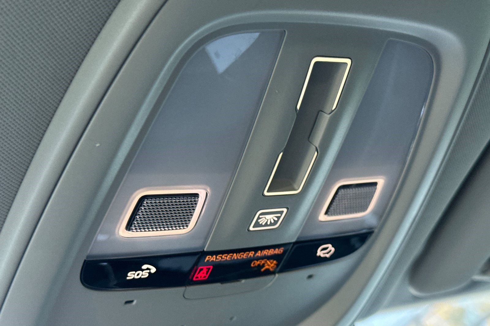 Used 2025 Volvo XC60 B5 Core image 23