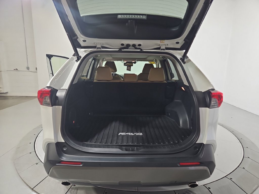 Used 2019 Toyota RAV4 Limited AWD/4WD image 22