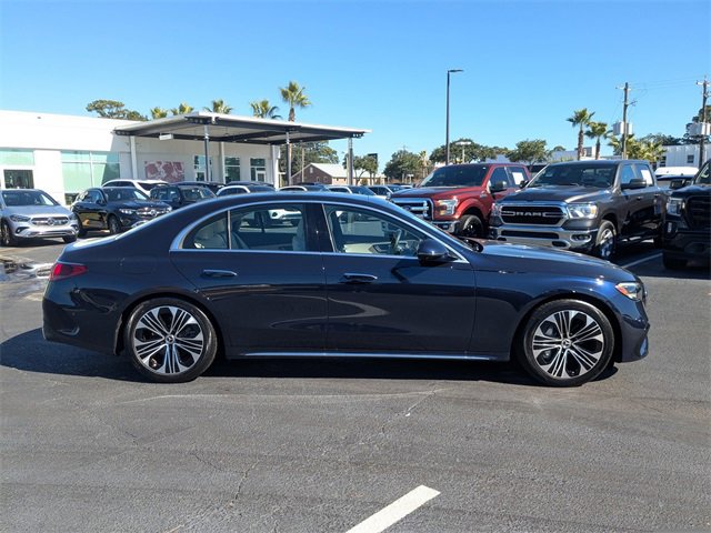 Used 2025 Mercedes-Benz E 350 4MATIC Sedan image 4