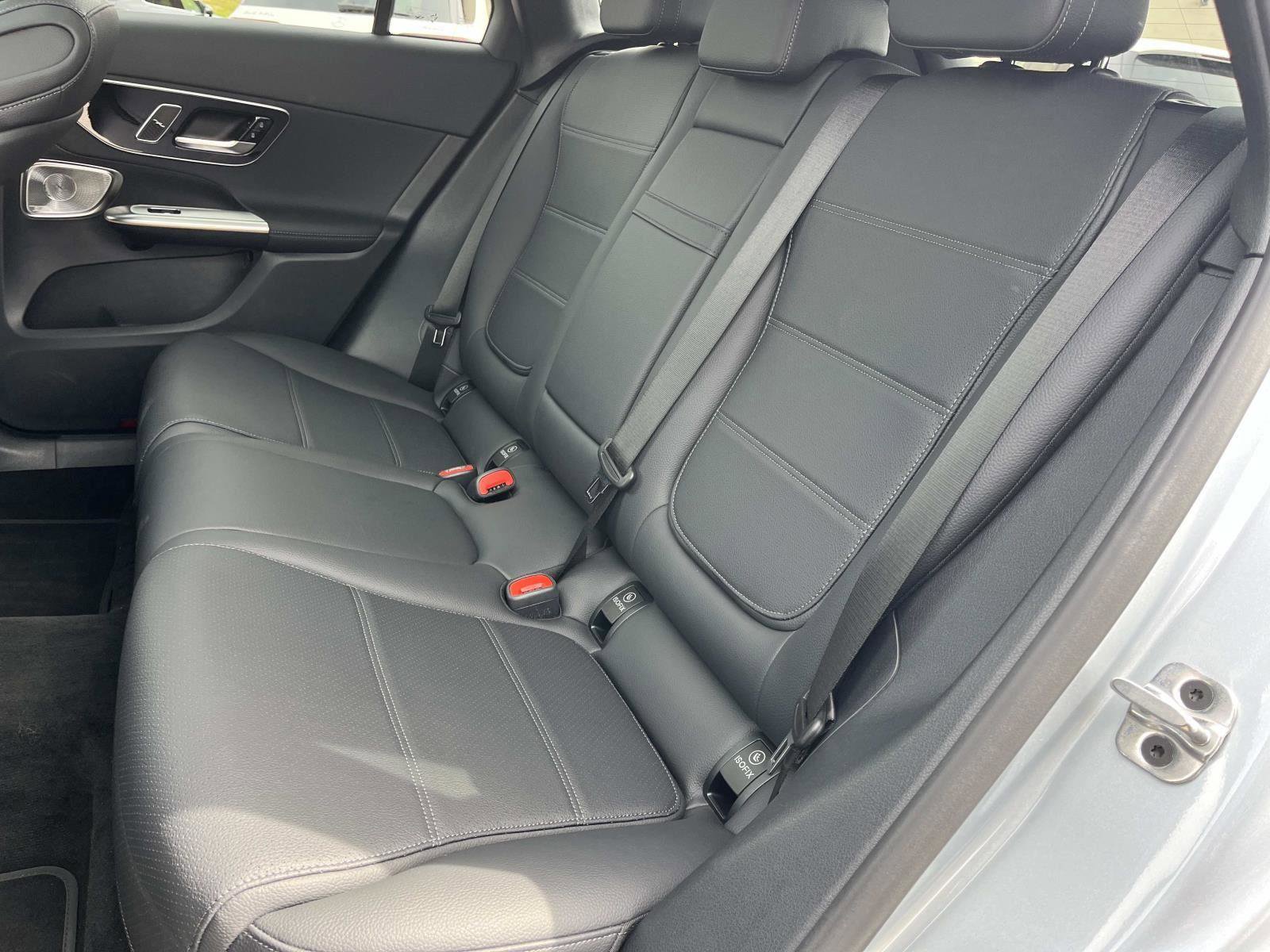 Used 2026 Mercedes-Benz GLC 300 image 18