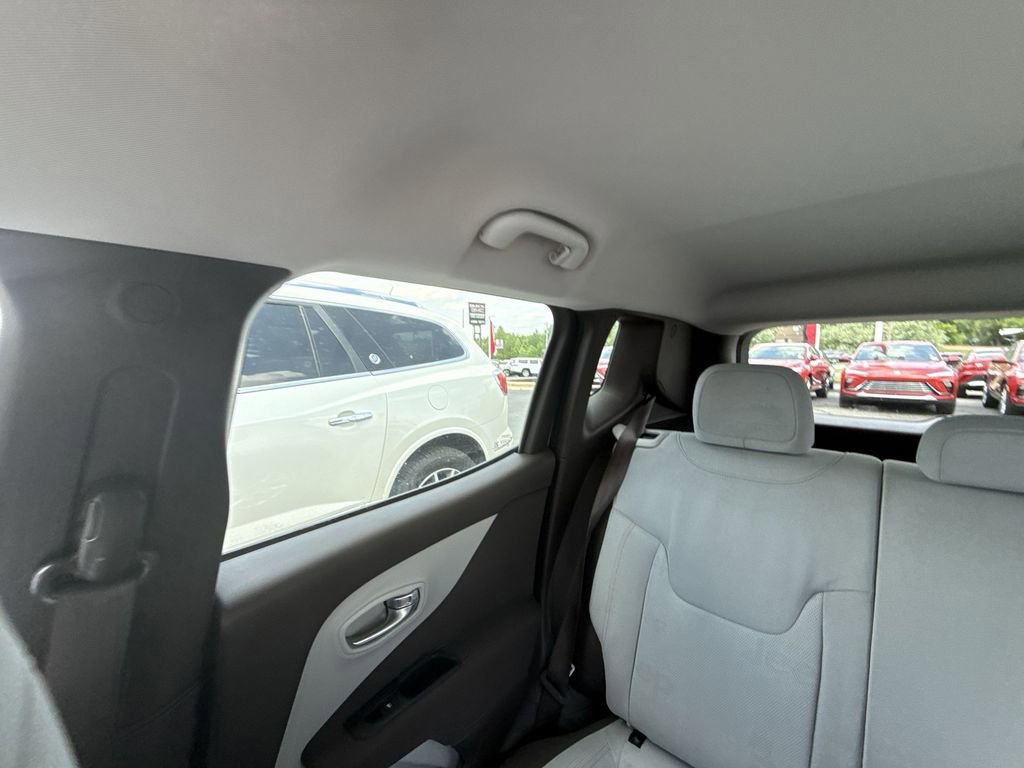Used 2015 Jeep Renegade Latitude FWD image 10