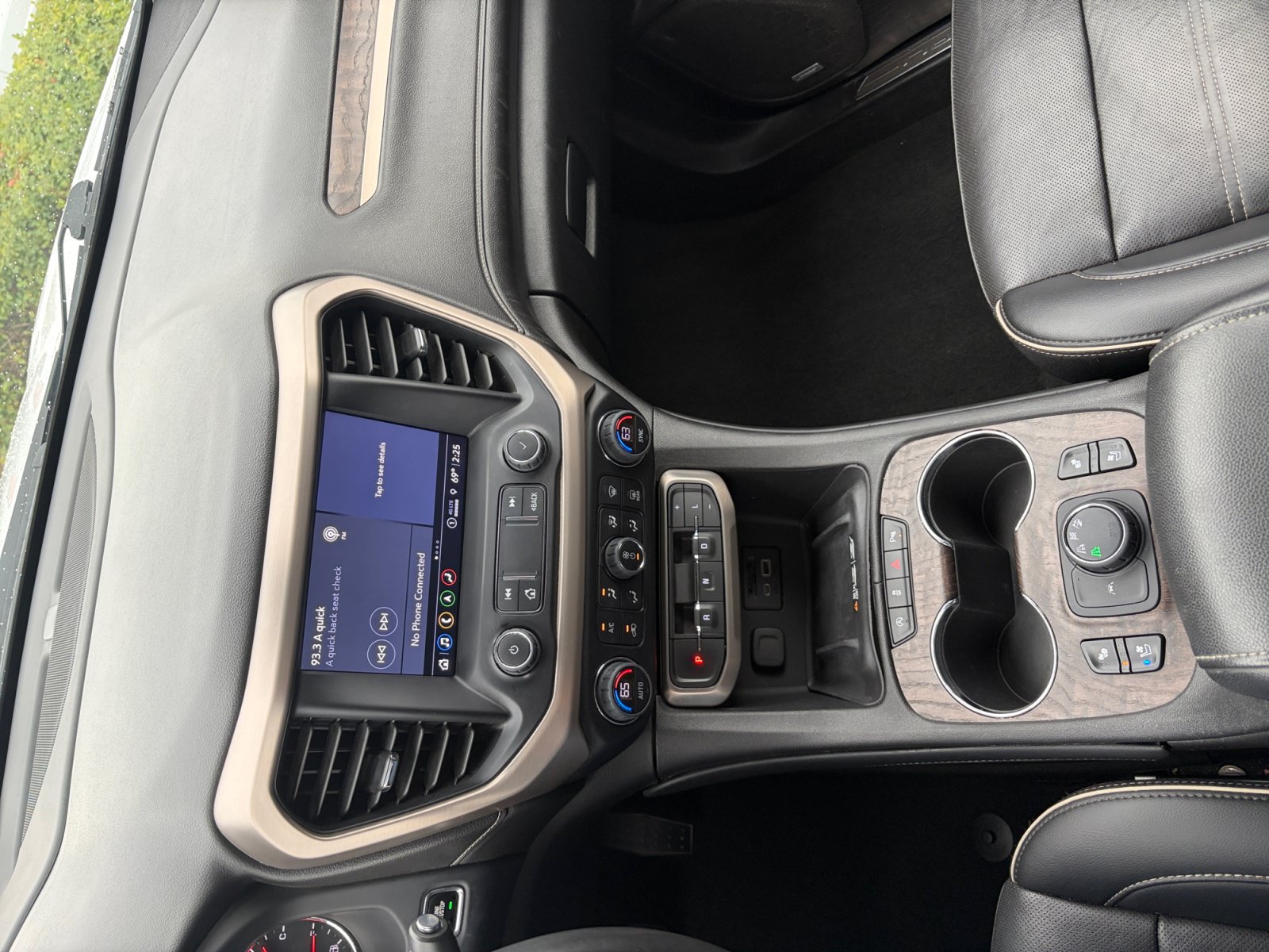 Used 2023 GMC Acadia Denali AWD/4WD image 15