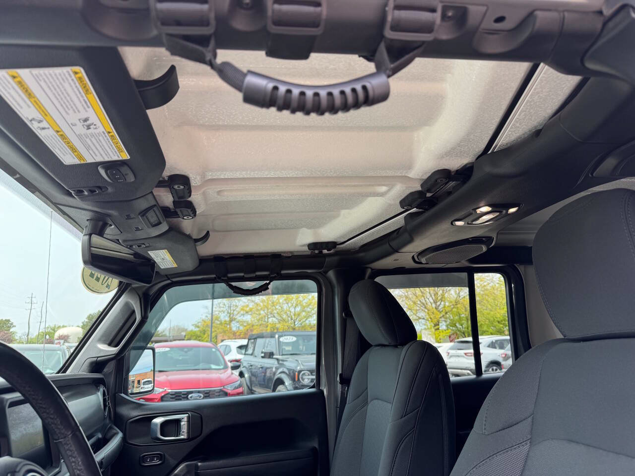 Used 2022 Jeep Gladiator Willys AWD/4WD image 19