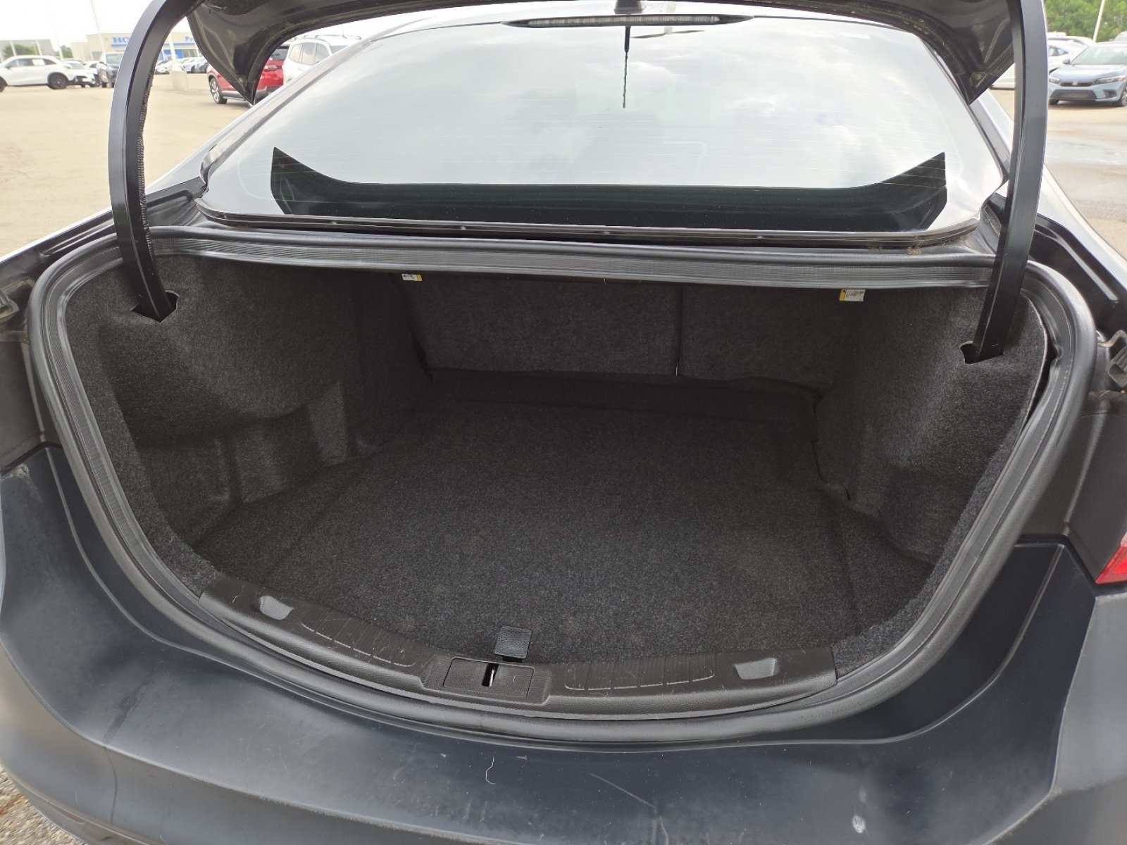 Used 2014 Ford Fusion SE FWD image 17