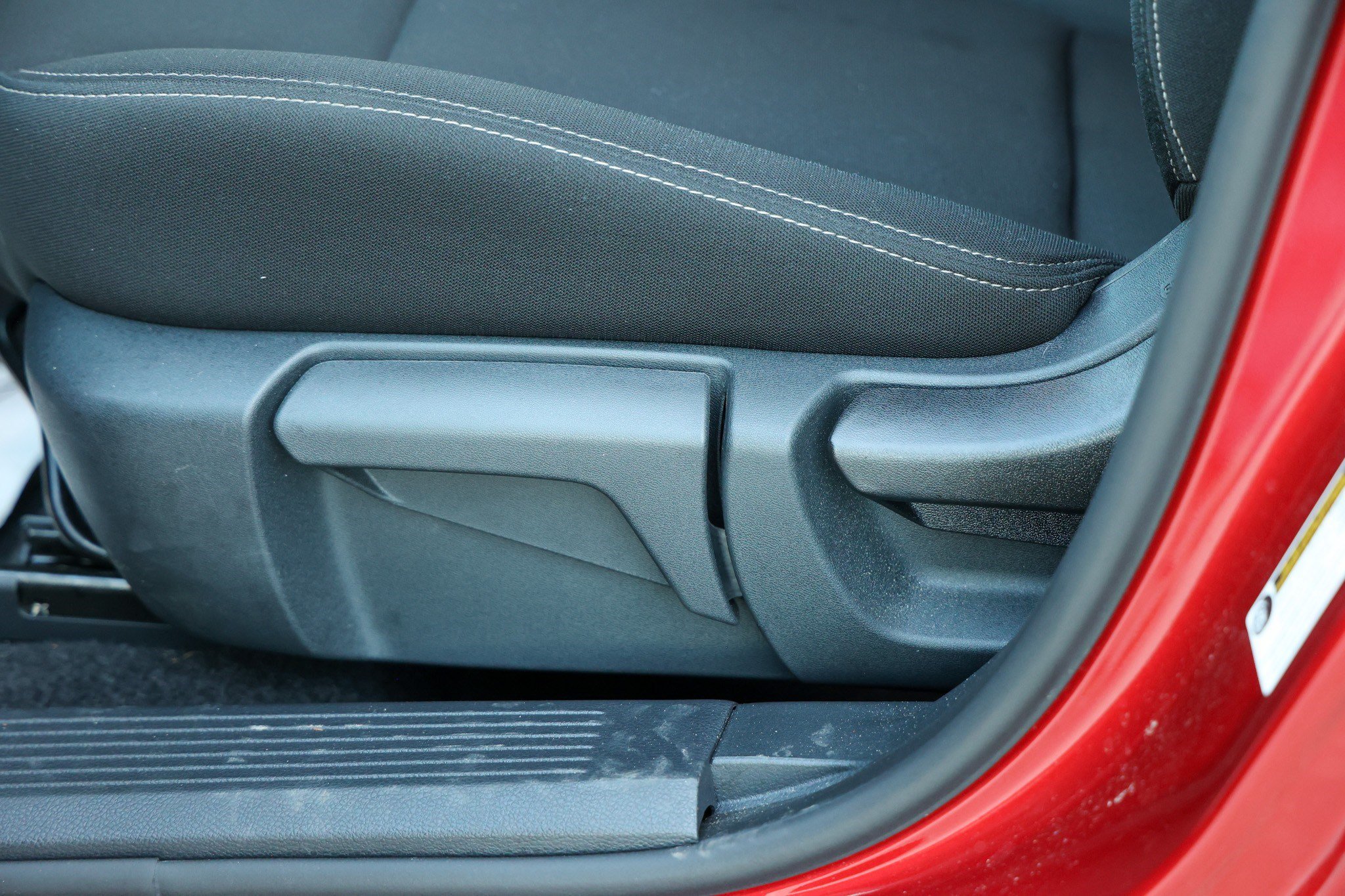 Used 2025 Nissan Rogue S AWD/4WD image 27