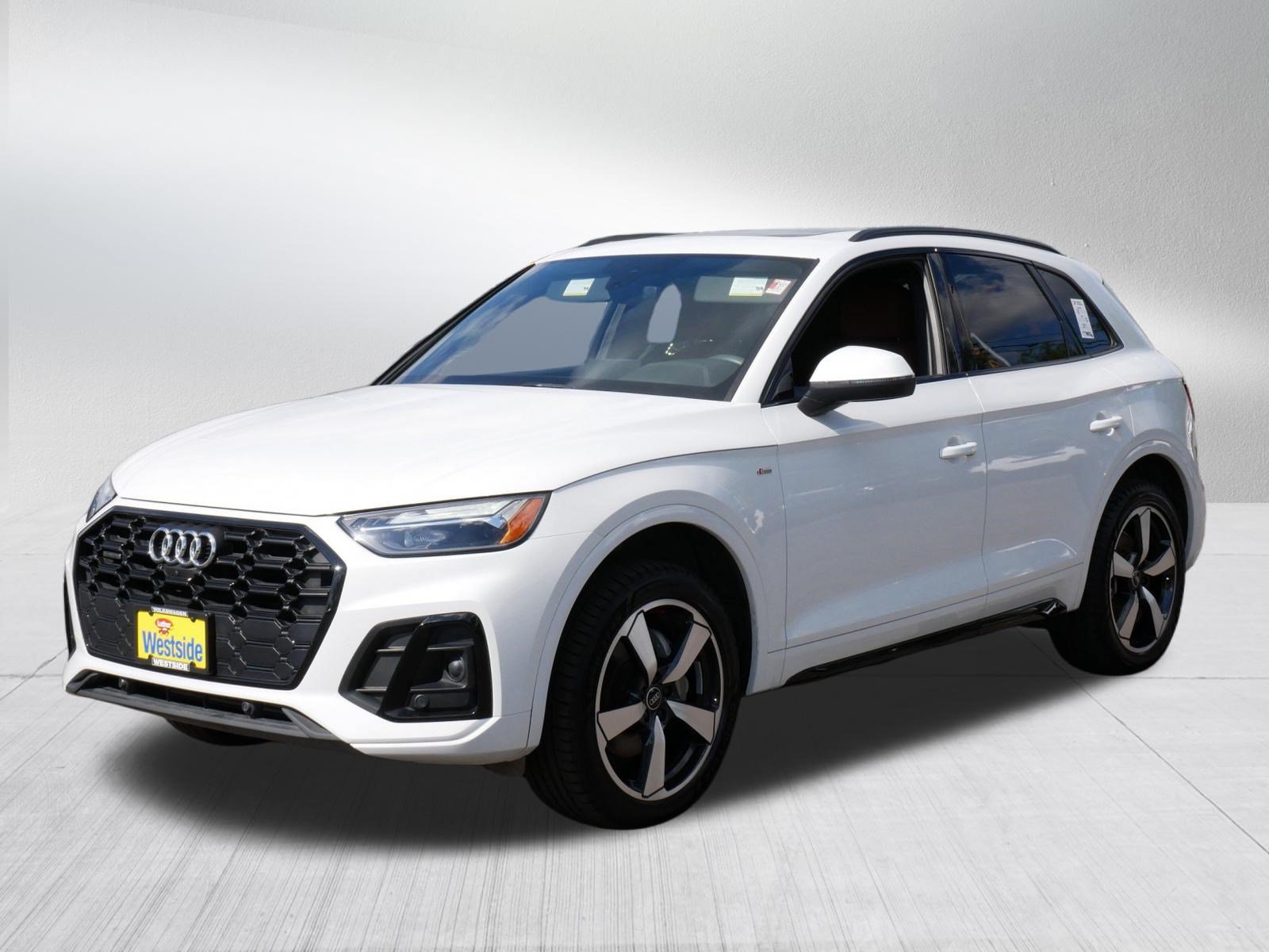 Used 2023 Audi Q5 2.0T Premium Plus w/ Premium Plus Package AWD/4WD image 3