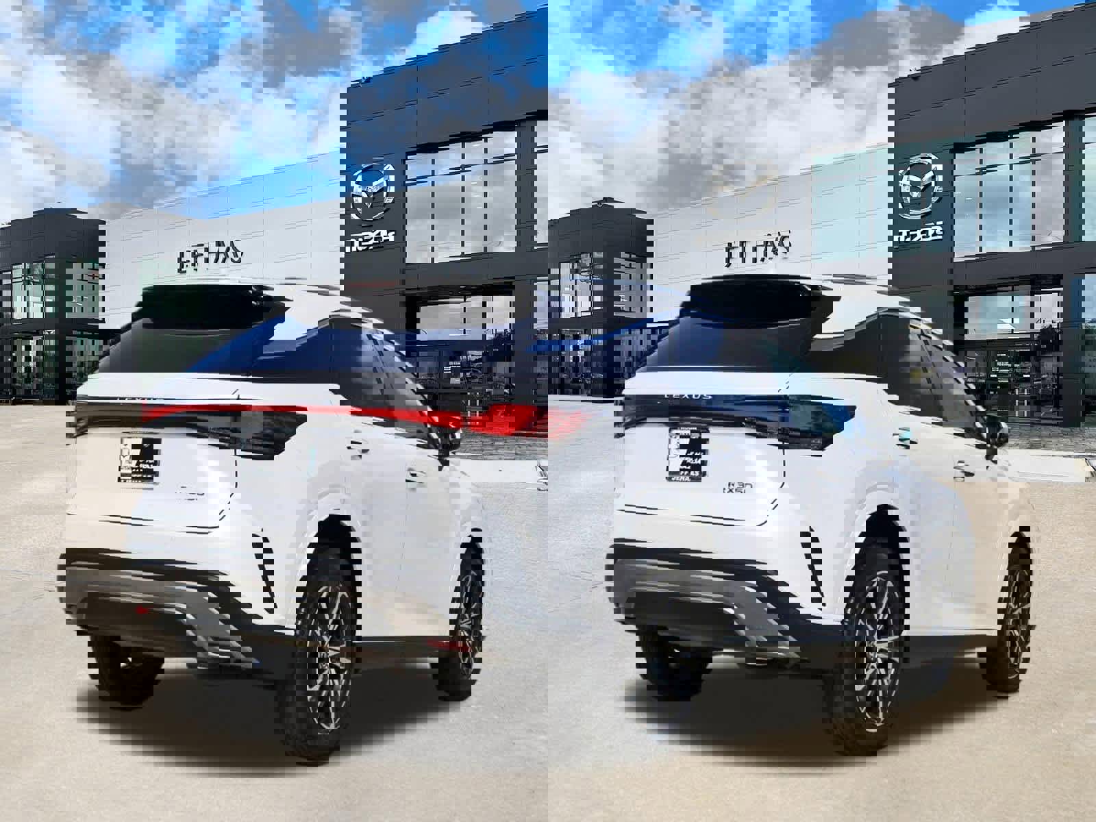 Used 2024 Lexus RX 350 FWD w/ Technology Package image 3